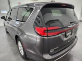 Used 2023 Chrysler Pacifica Touring-L image 6