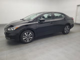 Used 2022 Nissan Versa SV image 2