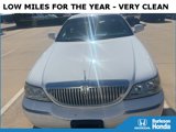 Used 2004 Lincoln Town Car Signature image 2