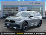 Certified 2024 Volkswagen Tiguan SE R-Line image 2
