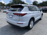 Used 2024 Mitsubishi Outlander ES image 3