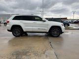 Used 2018 Jeep Grand Cherokee Laredo image 3