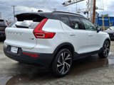 Certified 2022 Volvo XC40 T5 R-Design image 4