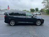 Certified 2021 Chrysler Pacifica Limited image 3