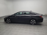 Used 2021 Hyundai Elantra SEL w/ Convenience + Premium Package image 3