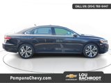 Used 2022 Volkswagen Passat 2.0T SE image 2