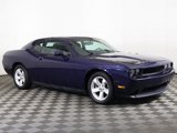 Used 2014 Dodge Challenger SXT image 2
