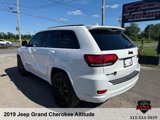 Used 2019 Jeep Grand Cherokee Altitude image 3
