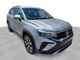 Used 2022 Volkswagen Taos SE image 2