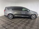 Used 2019 Chrysler Pacifica Limited w/ Advanced Safetytec Group image 5