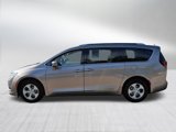 Used 2017 Chrysler Pacifica Touring-L Plus image 4