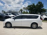 New 2025 Chrysler Pacifica Select image 2