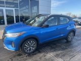 Used 2023 Nissan Kicks SV image 2