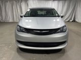 Used 2023 Chrysler Voyager LX image 2