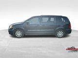 Used 2016 Chrysler Town & Country Touring image 2