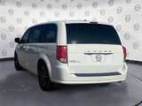 Used 2018 Dodge Grand Caravan SE image 2