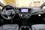 New 2025 Chrysler Pacifica Select image 5