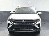 Used 2022 Volkswagen Taos SE w/ Panoramic Sunroof Package image 3