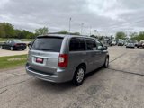 Used 2016 Chrysler Town & Country Touring w/ Driver Convenience Group image 5
