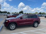 Used 2020 Jeep Grand Cherokee Laredo image 4