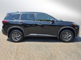 Used 2022 Nissan Rogue S image 2