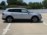 Used 2021 Volkswagen Tiguan SEL w/ 3-Row Tiguan MDO Package image 2