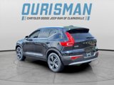 Used 2023 Volvo XC40 B5 Plus image 4