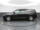 Used 2022 Chrysler Voyager LX image 4