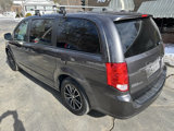 Used 2017 Dodge Grand Caravan SE image 3