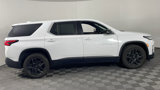 Used 2022 Chevrolet Traverse LS image 2