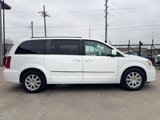 Used 2015 Chrysler Town & Country Touring image 2