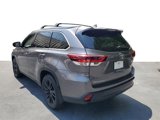 Used 2019 Toyota Highlander SE image 3