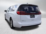 Used 2023 Chrysler Pacifica Touring-L image 4