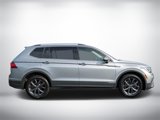 Used 2022 Volkswagen Tiguan SE image 2