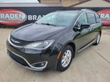 Used 2020 Chrysler Pacifica Touring-L image 3