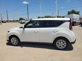 Used 2023 Kia Soul LX w/ LX Technology Package image 3