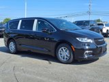 New 2025 Chrysler Pacifica Select image 2