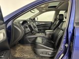 Used 2018 Nissan Pathfinder Platinum image 2