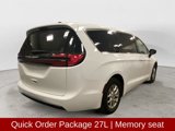 Used 2023 Chrysler Pacifica Touring-L image 5