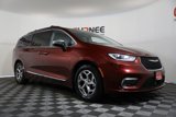 Used 2023 Chrysler Pacifica Limited image 2