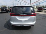 Certified 2024 Chrysler Pacifica Limited image 5