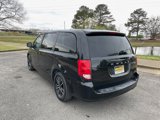 Used 2019 Dodge Grand Caravan SE image 3