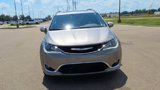 Used 2017 Chrysler Pacifica Limited w/ UConnect Theater Package image 3