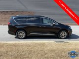 Used 2023 Chrysler Pacifica Limited image 4