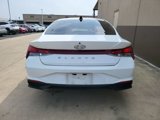 Used 2023 Hyundai Elantra SEL image 3