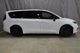 New 2025 Chrysler Pacifica Limited image 3