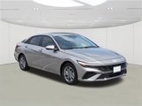 Used 2024 Hyundai Elantra SEL image 3