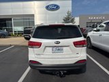 Used 2017 Kia Sorento LX w/ LX Convenience Package image 4