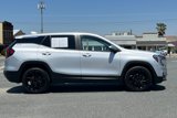 Used 2022 GMC Terrain SLE image 3