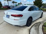 Used 2022 Volkswagen Passat 2.0T image 3